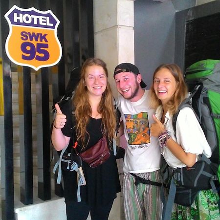 Swk 95 Hotel Surabaya Eksteriør bilde