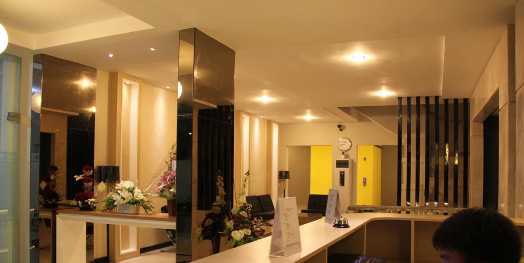 Swk 95 Hotel Surabaya Eksteriør bilde