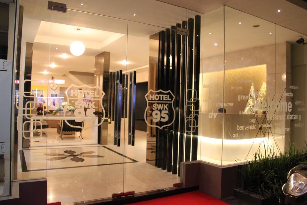 Swk 95 Hotel Surabaya Eksteriør bilde