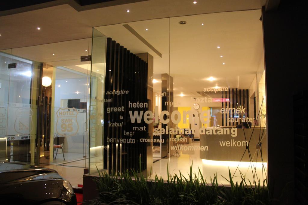 Swk 95 Hotel Surabaya Eksteriør bilde