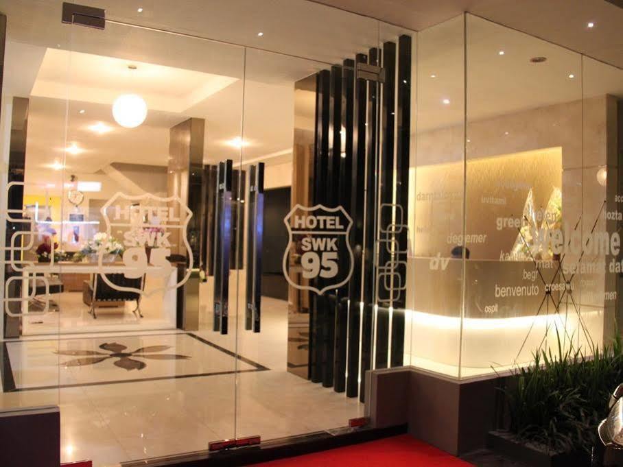 Swk 95 Hotel Surabaya Eksteriør bilde